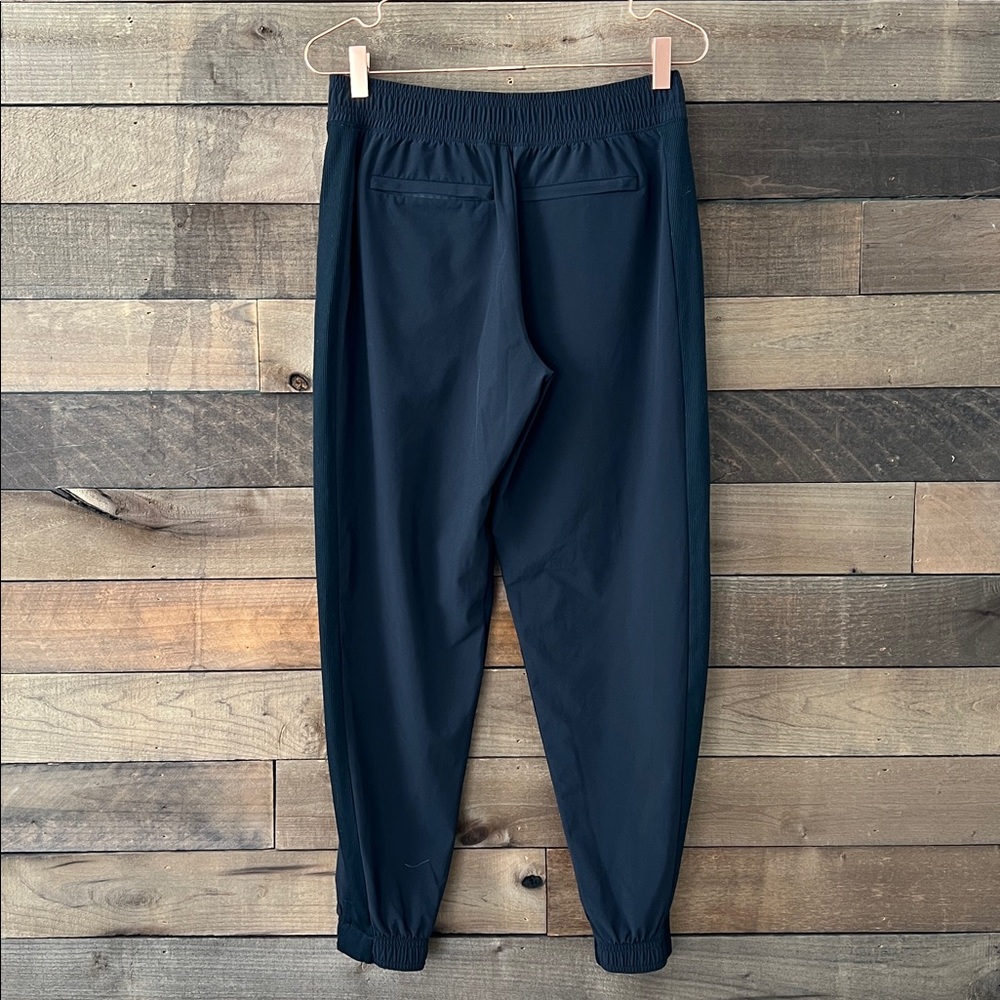 Athleta Women's Brooklyn Legacy Mid Rise Jogger in Black Size 6 - Picture 6 of 9
